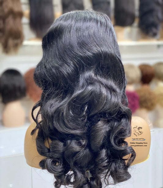 Peluca Arnomeda de 56-61 cm 13x4 de cabello 100% humano Remy con ondas sueltas y línea de cabello natural.